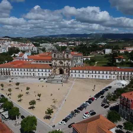 Quartos Confortaveis Em Casa Proximo Ao Mosteiro Homestay szállás *