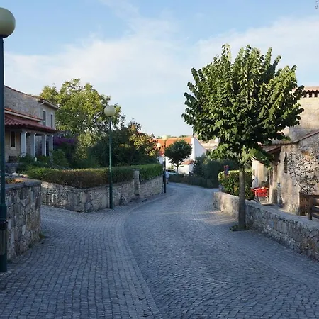 Quartos Confortaveis Em Casa Proximo Ao Mosteiro *