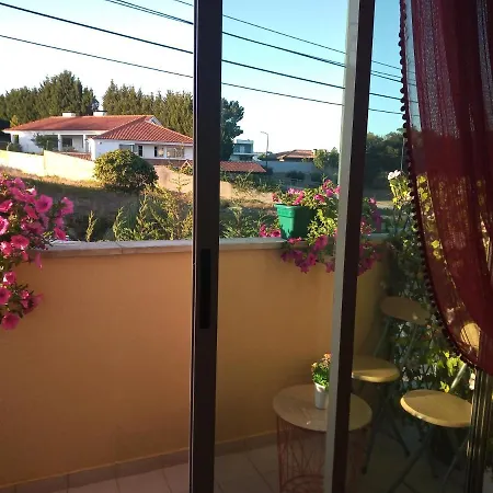 Quartos Confortaveis Em Casa Proximo Ao Mosteiro 바탈랴