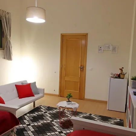 Quartos Confortaveis Em Casa Proximo Ao Mosteiro Homestay szállás Batalha