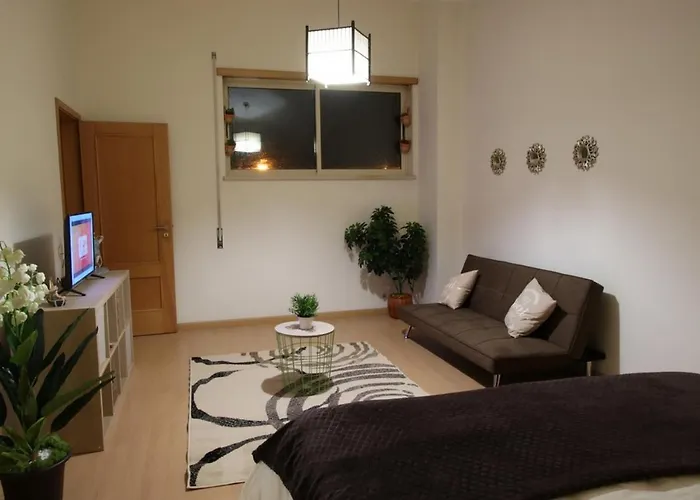 Quartos Confortaveis Em Casa Proximo Ao Mosteiro