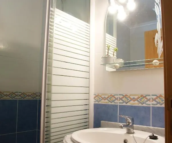 Quartos Confortaveis Em Casa Proximo Ao Mosteiro בטלייה