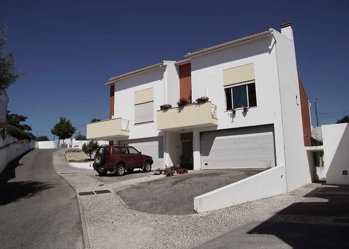 Quartos Confortaveis Em Casa Proximo Ao Mosteiro